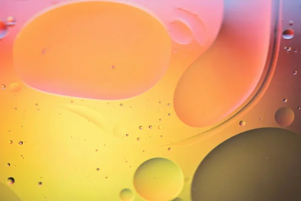 Arco iris abstracto desenfocado cuadro de fondo hecho con aceite, agua y jabón — Foto de Stock