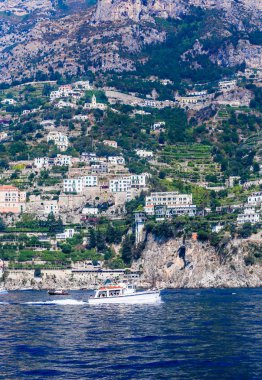 Pasta köyü denizden Campania, İtalya görülen Amalfi Coast görünümünü