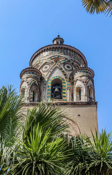 Primer Plano Del Campanario Catedral Amalfi Dedicado Apóstol San Andrés — Foto de Stock