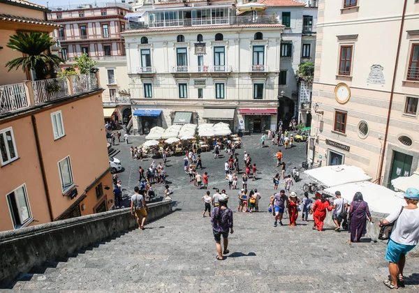 Amalfi Talya Jule 2017 Piazza Del Turistler Tarafından Kalabalık Duomo — Stok fotoğraf