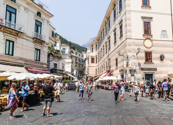 Amalfi Italy June 2017 Street Scene Lorenzo Amalfi Main Shopping — стоковое фото