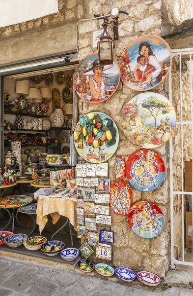 イタリア カンパニア州 ラヴェッロの主要広場でラヴェッロ イタリア 2017 陶器店 — ストック写真
