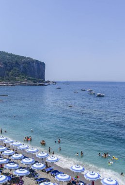 Bir Vico Equense. İtalya Temmuz 22,2017: Amalfi Coast, Vico Equense sahilde. İtalya