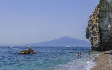 Bir Vico Equense. İtalya Temmuz 22,2017: Amalfi Coast, Vico Equense sahilde. İtalya