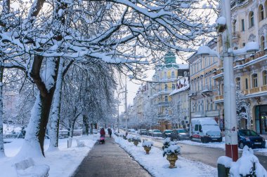Çek Cumhuriyeti, Marianske Lazne, 21 Ocak 2018. Spa town Marianske Lazne (Marienbad) Çek Republic.Winter zaman sokakta