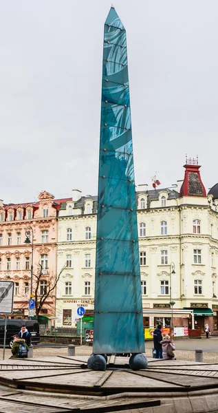 Karlovy Vary Çek Cumhuriyeti Ocak 2018 Stela Dikilitaş Meydanda Karlovy — Stok fotoğraf