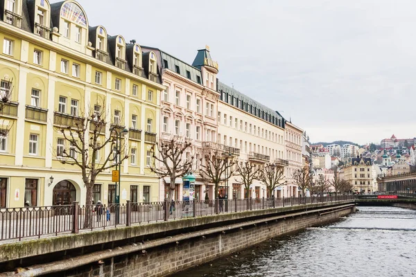 Karlovy Vary Repubblica Ceca Gennaio 2018 Centro Storico Con Fiume — Foto Stock