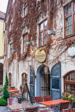 Münih, Almanya - Ocak, 27 2018: Almanya, Bavyera, Münih, Restoran Pfistermuhle