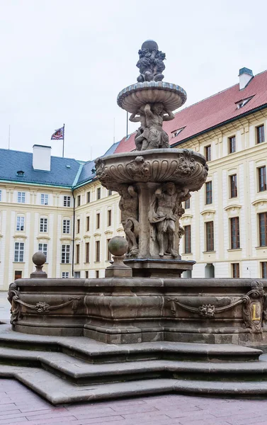 View Fountain Treasury Second Courtyard Prague Castle Located Prague Czech — Stock Photo, Image