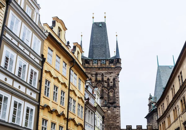 Małopolskie Miasto Wieże Mostowe Dwa Stylistycznie Różnych Wież Podłączony Przez — Zdjęcie stockowe