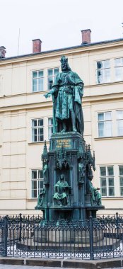  İmparator Charles IV, Kutsal Roma İmparatoru ve Bohemya Kralı heykeli. Haçlılar karesiyle. Prague, Çek Cumhuriyeti