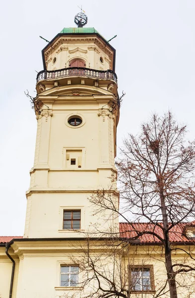 クレメンティヌム Klementinum で天文学的なタワー Klementinum オーストリアの女帝マリア テレジアによって観測所 図書館 大学として設立されました プラハ チェコ共和国 — ストック写真