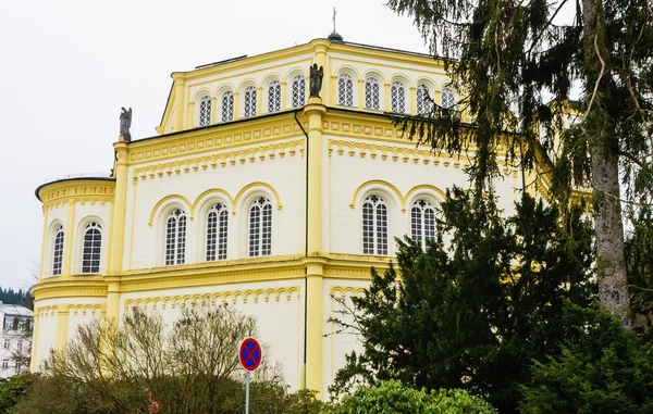 Église Catholique Dans Petite Ville Thermale Bohême Occidentale Marianske Lazne — Photo