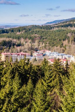 Forest park Hamelika Tower Marianske Lazne Spa (Marienbad) görünümü. Çek Cumhuriyeti, Avrupa Birliği Karlovy Vary bölgesinin ünlü kaplıca kenti