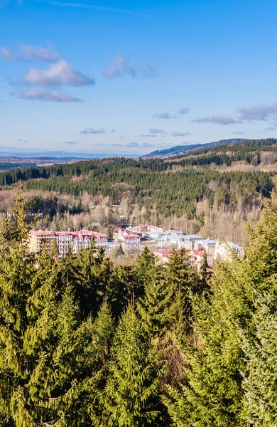 Forest park Hamelika Tower Marianske Lazne Spa (Marienbad) görünümü. Çek Cumhuriyeti, Avrupa Birliği Karlovy Vary bölgesinin ünlü kaplıca kenti