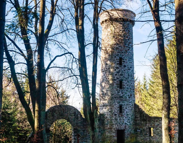 Wieża Widokowa Hamelika Został Zbudowany Kształcie Romantyczne Ruiny Mariańskie Łaźnie — Zdjęcie stockowe