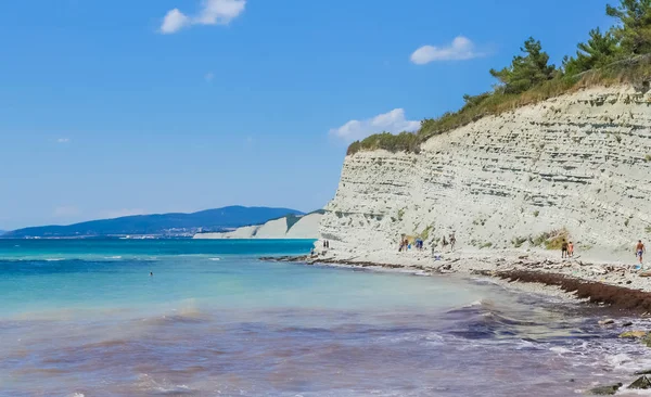 Kayalık sahil görünümü. Karadeniz Sahil Divnomorskoe kasaba. Krasnodar bölgesi, Rusya Federasyonu