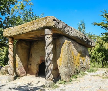 Dolmen Thor. Çiftlik 