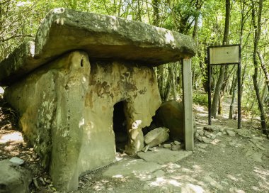 Dolmen Khan. Çiftlik 