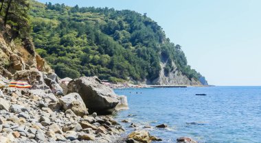 Karadeniz sahili Praskoveevka köyünün yakınındadır. Krasnodar bölgesi. Gelendzhik bölgesi. Rusya  