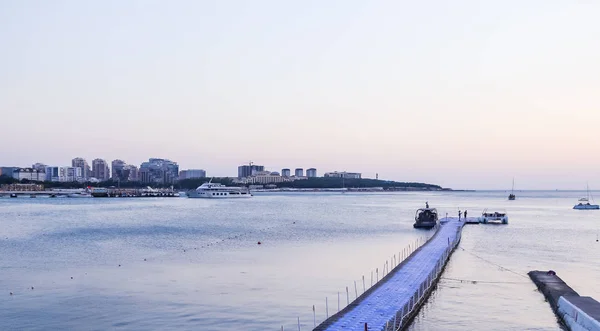 Вечерний Пейзаж Курортного Городка Геленджик Побережье Черноморского Залива Краснодарский Край — стоковое фото