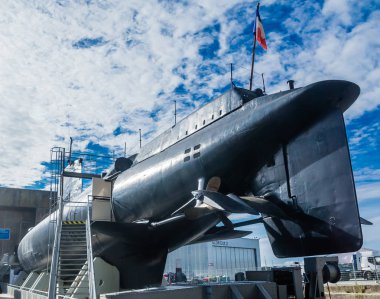 Lorient, Fransa-19 Eylül 2017: bir denizaltı parçası sergilenen önceki Dünya Savaşı 2 Alman denizaltı üssü Lorient, Brittany Fransa'nın kıyısında