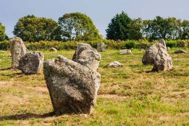 Carnac, Brittany, Fransa ayakta taşlar hizalama, Menhirs, güzel görünümü. Megalithic dönüm noktası