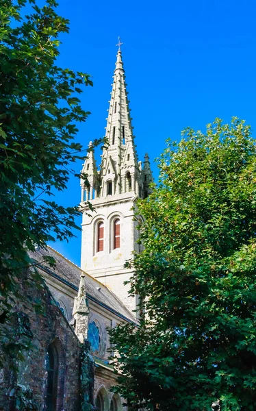 Der Glockenturm Der Kirche Des Heiligen Peter Und Notre Dame — Stockfoto