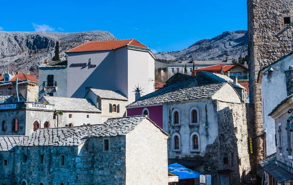 Mostar traditionella hus i gamla stan, Bosnien och Hercegovina — Stockfoto