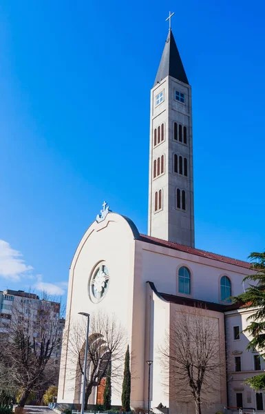 Iglesia franciscana de San Pedro y San Pablo, en Mostar — Foto de Stock