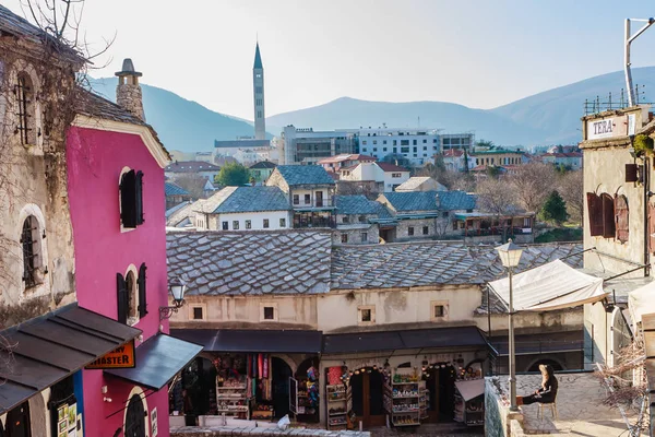 Mostar, Bosnia-Erzegovina - 24 febbraio 2018: Casa tradizionale Mostar nel centro storico, Bosnia-Erzegovina — Foto Stock