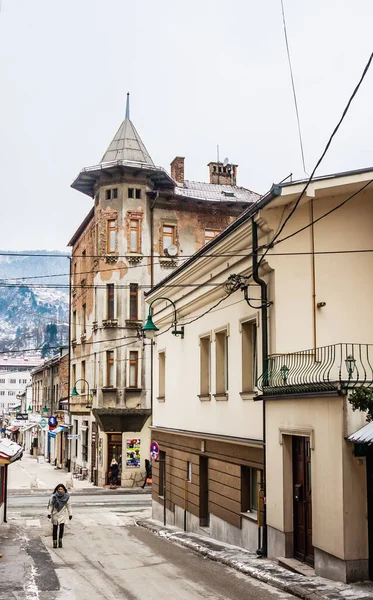 Sarajevo, Bósnia e Herzegovina - 26 de fevereiro: Casas em Sarajevo, Bósnia e Herzegovina . — Fotografia de Stock