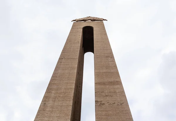 Nationaal heiligdom van Christus de koning in Lissabon Portugal, touris — Stockfoto