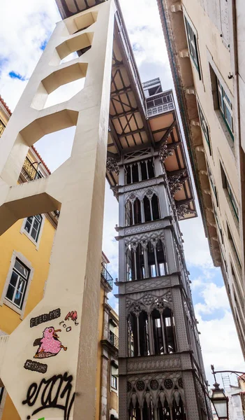 Ascenseur Justa. L'ascenseur a été construit par Raoul Mesnard en 1902 — Photo