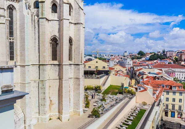 Výhled na střechy Lisabonu v Portugalsku — Stock fotografie