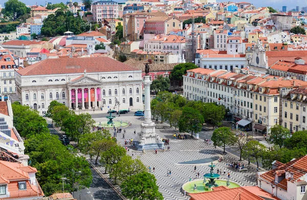 Uitzicht op het Rossio-plein, de zuil van Pedro IV, de koningin Maria II-natie — Stockfoto