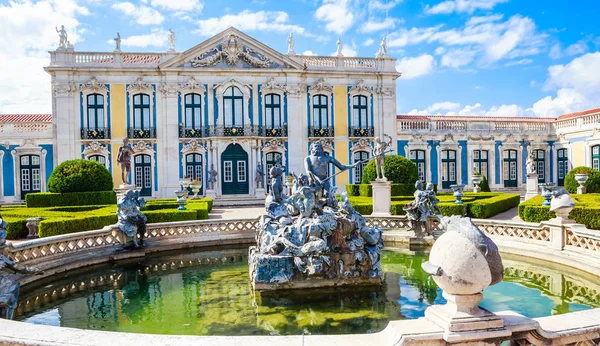 Palácio Nacional de Queluz - Lisboa - Portugal. Neptunes Foun — Fotografia de Stock