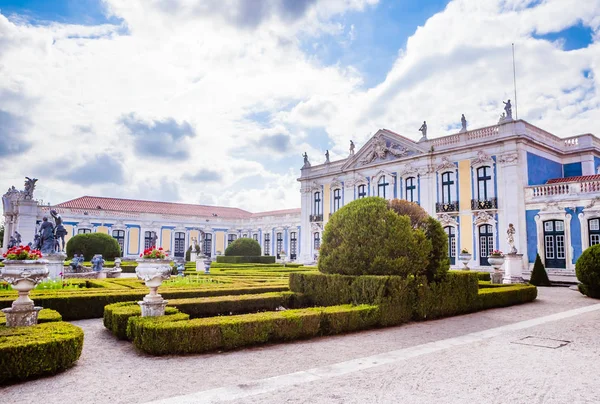 Palácio Nacional de Queluz - Lisboa - Portugal. Fragmento de N — Fotografia de Stock