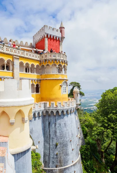 Blick auf den Pena-Palast im Sintra-Nationalpark, Portugal — Stockfoto