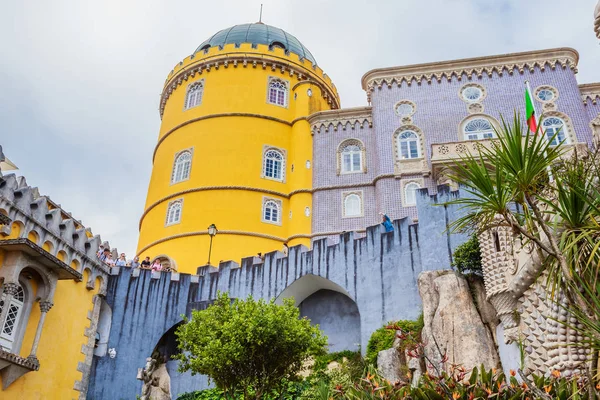 Перегляд Пенья палацу національного парку Сінтра, Португалія — стокове фото