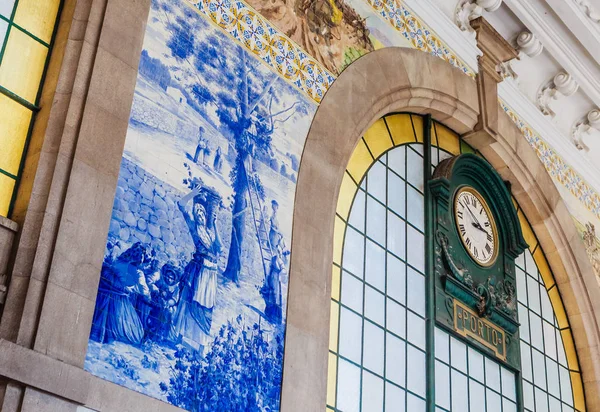 Estación de tren de Sao Bento en Oporto, Portugal - detalle del wal — Foto de Stock