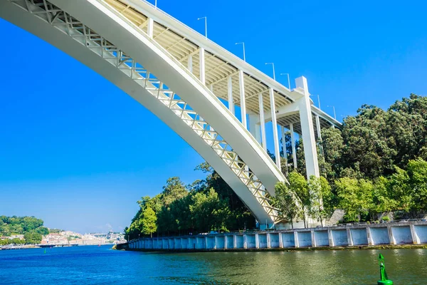 Arrabida Bridge in Porto Portugal, crossing the Douro River and — Stock Photo, Image