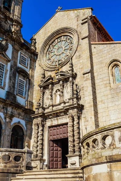 Fasad av kyrkan Saint Francis (Igreja de Sao Francisco) i P — Stockfoto