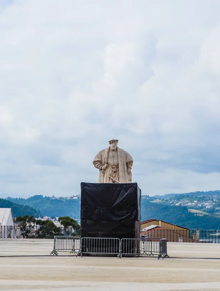 Μνημείο του βασιλιά Ζοάο ΙΙΙ της Πορτογαλίας στην αυλή του Coimbr — Φωτογραφία Αρχείου