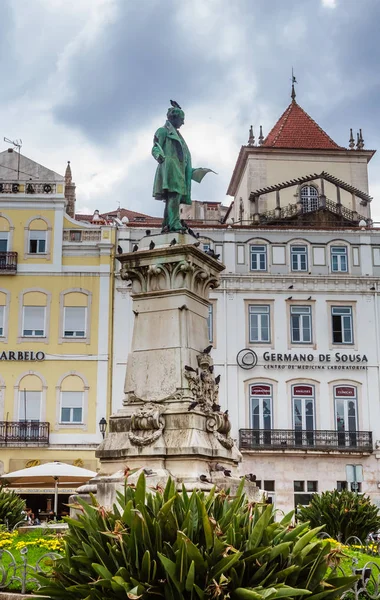 Coimbra, Portekiz'deki Largo de Portagem meydanında Joaquim Antonio de Aguiar Anıtı. — Stok fotoğraf