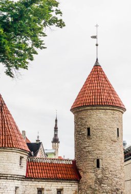 Estonya 'nın Tallinn kentindeki Viru Gate' in bir parçası.
