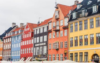 Renkli dönem evleri, Nyhavn, Kopenhag, Hovedstaden Bölgesi,
