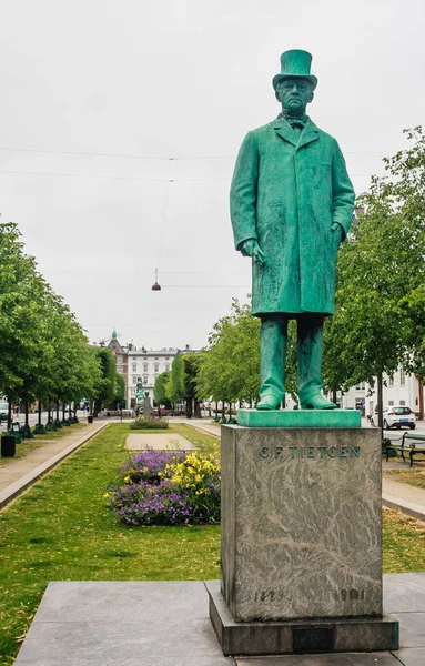 La statua di C. F. Tietgen in St. Annae Place. Copenaghen. Denm — Foto Stock