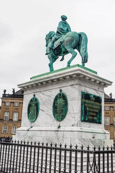 Equestrian statue of Frederik V, Copenhagen, Denmark — Stock Photo, Image