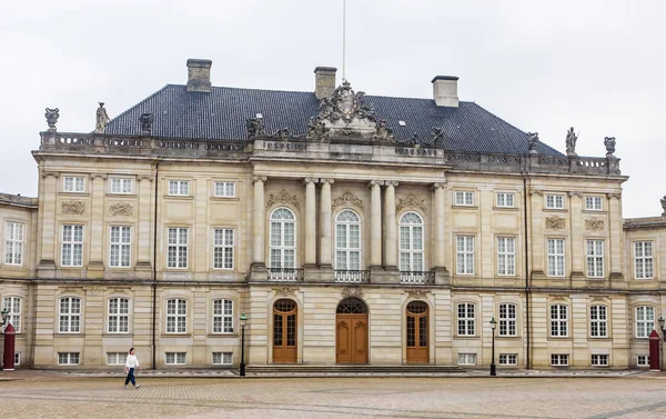 Slot Amalienborg in het centrum van Kopenhagen. Denemarken. Europ — Stockfoto